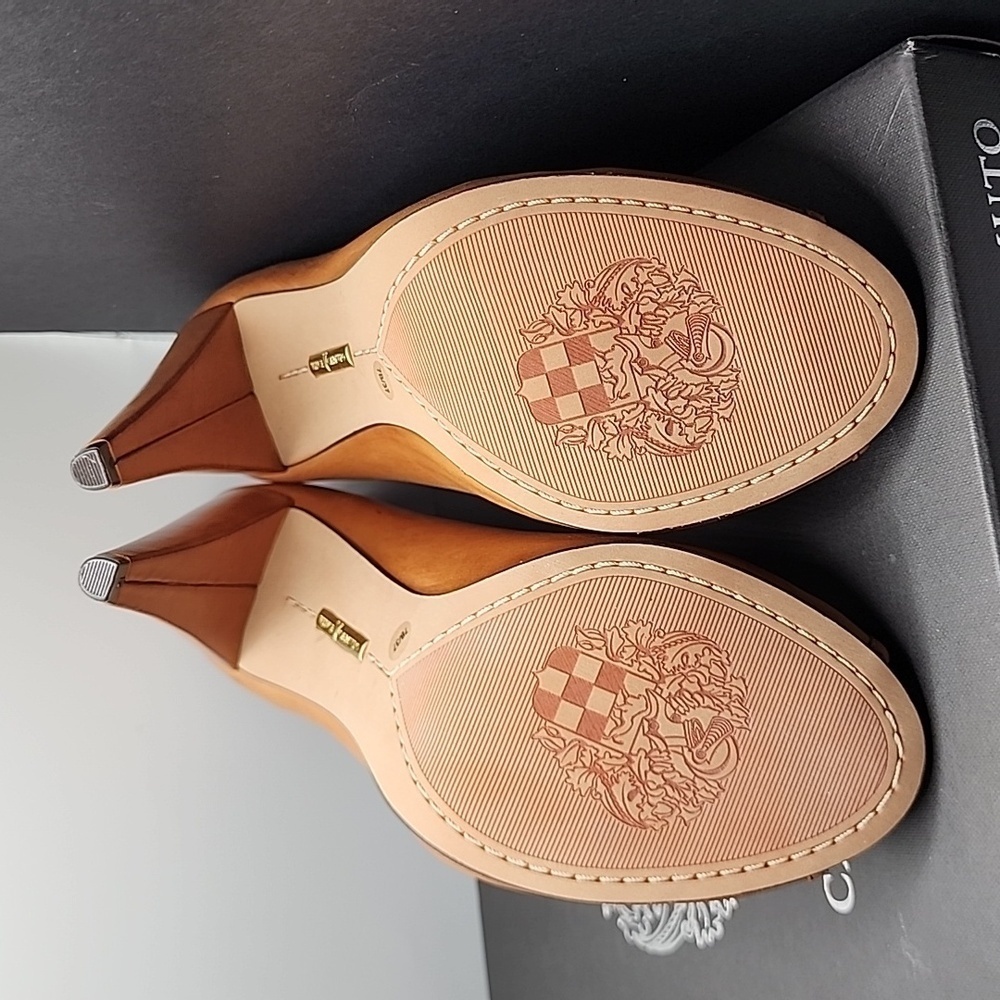 Vince Camuto Soft Leather Bootie with Back Zip Caramel Size 7M - Picture 5 of 11